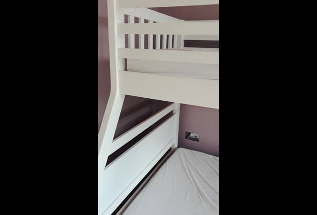 Furnished Room in Friendly  RM13 Home!
 Main Photo