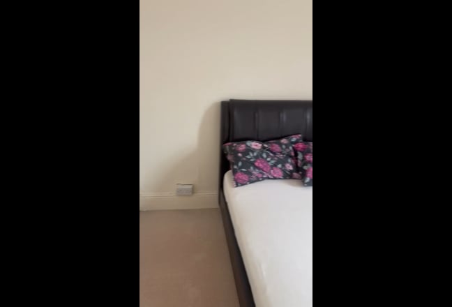 Spacious rooms near university and hospitals Main Photo