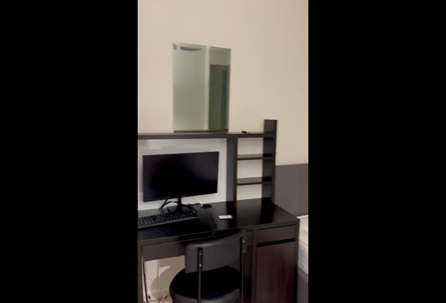 Well-located flat on quiet street seeking flatmate Main Photo