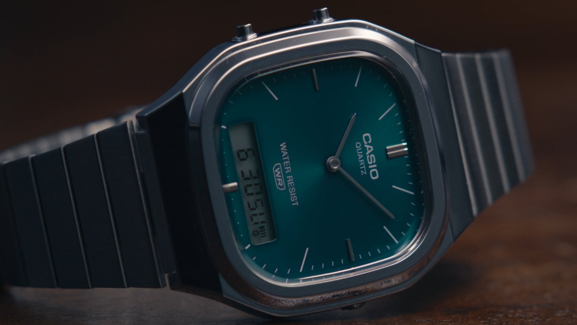CASIO VINTAGE AQ240E