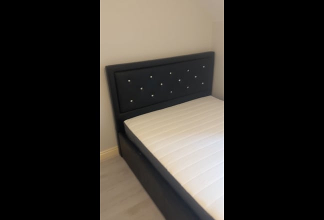 2 Double rooms available to rent  Main Photo