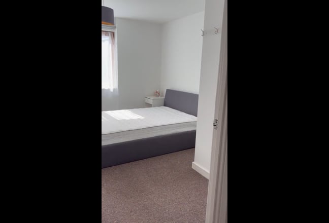 🏡 Bright Double Room with Private Bathroom  Main Photo