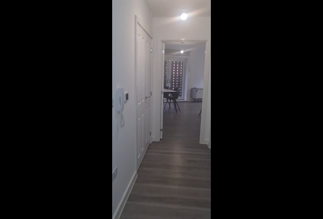  Large en-suite bedroom in five ways Main Photo