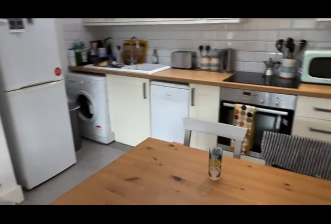 2 Bed 2 Bath Flat available on Kingsland Road E2 Main Photo