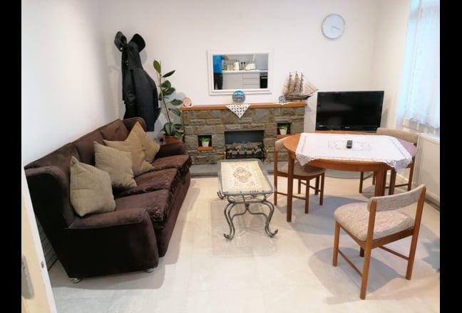 Two double rooms for rent. Main Photo
