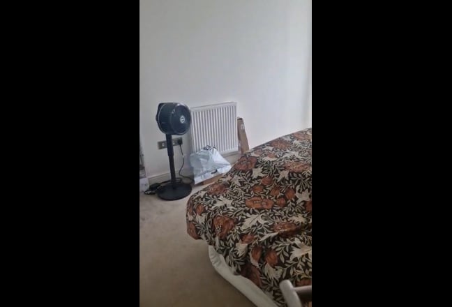 Bedroom to rent Main Photo