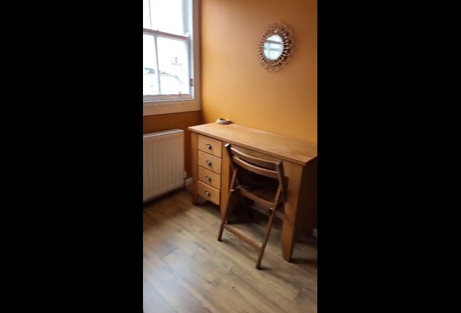 Double room to rent in sea-view flat  Main Photo