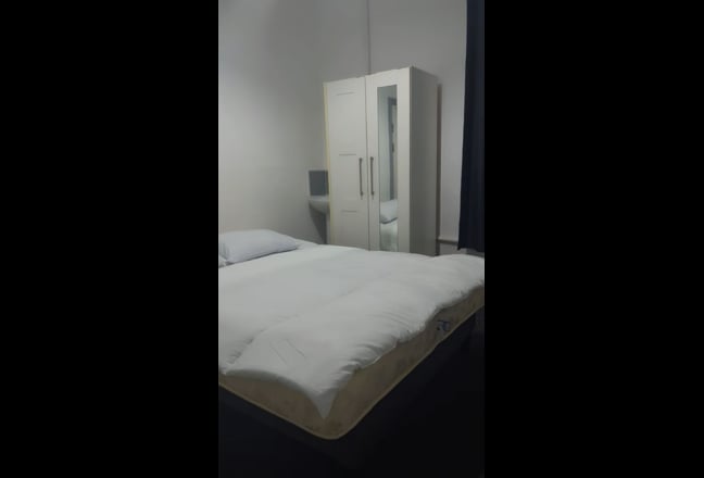 Double Room To Let £430 Near Holderness Rd (HU9) Main Photo