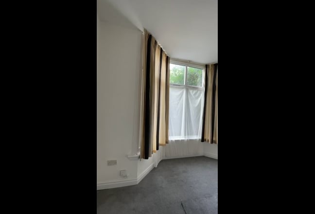 ⭐ Refurbished 1 Bed Close to City Centre ⭐ Main Photo