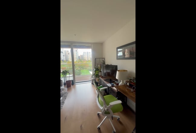 🌿 Spacious Double in Modern Flat  Main Photo