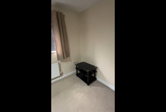 Bedrooms are now available for rent Main Photo