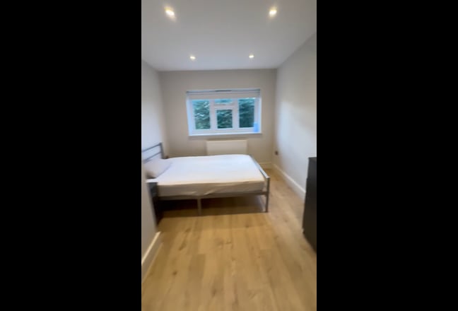 6 bedroom house share in Aveley Main Photo