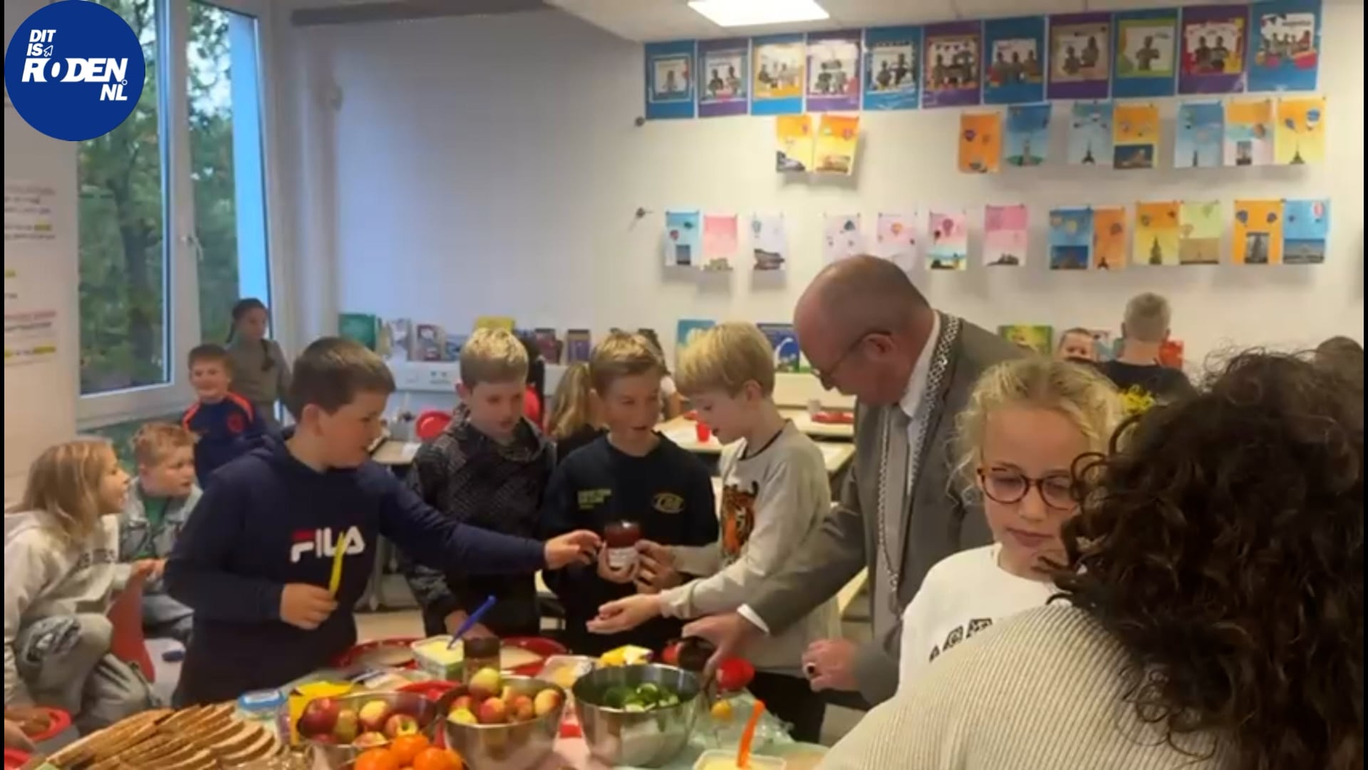 Burgemeestersontbijt op de Poolster in Nieuw-Roden