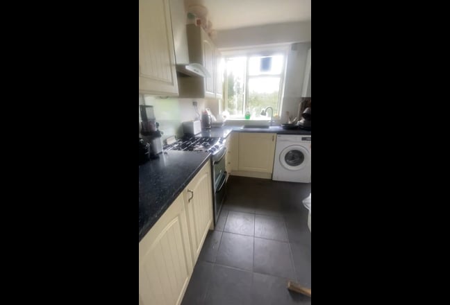 Spacious well located double room  Main Photo