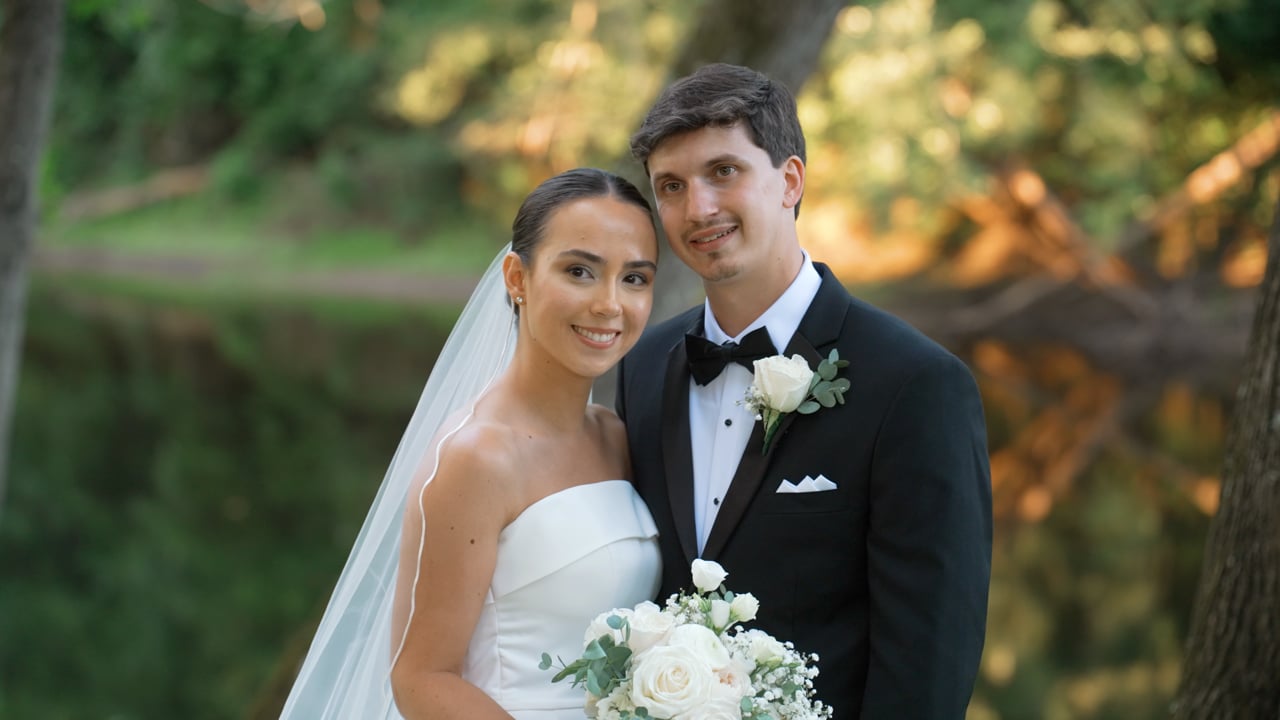 Julia + Carmen - Vignette - The Riverview