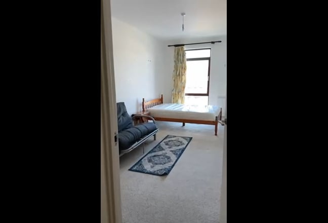 Large Double Room, own bathroom. Zones 1 & 2 Main Photo