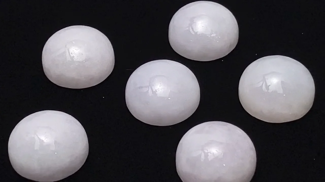 大人気のラベンダーカラー♪ 大きな本翡翠 JADEITE 原石 1面磨き 353 大人気のラベンダーカラー♪ 大きな本翡翠 JADEITE 原石 1面磨き 353 02C62