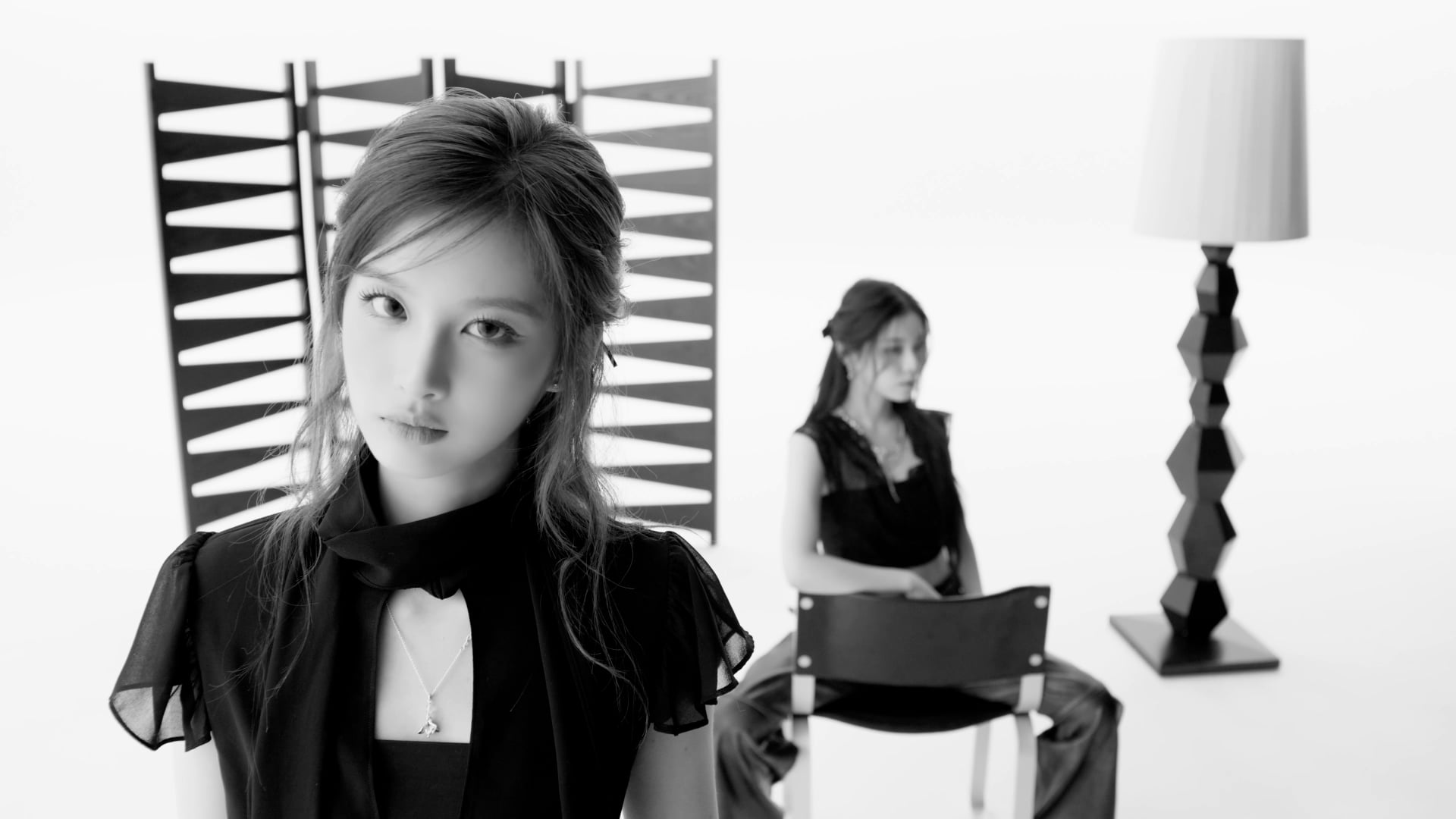 NMIXX “SPINNIN’ ON IT” Performance Video