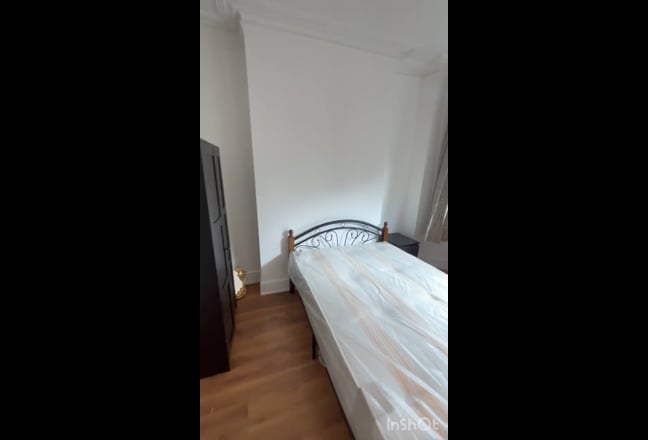 5-Bed. Furnished House with Garden Turnpike Lane  Main Photo