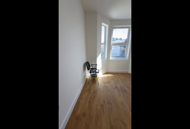 Brand New Ensuite Rooms - UB1 - All bills Inc Main Photo