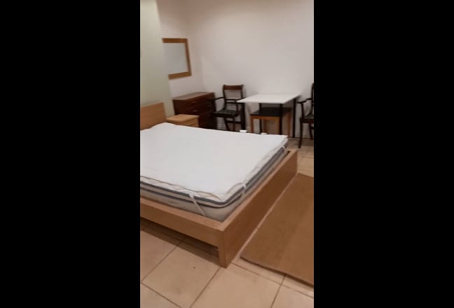 A fully Furnished studio ground floor  - INC BILLS Main Photo