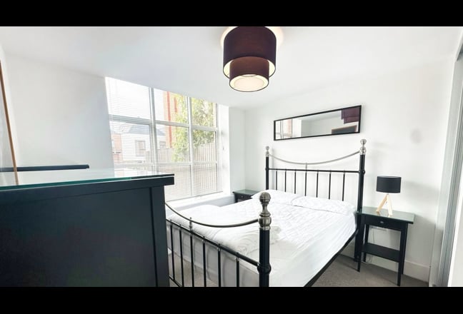 Stylish Ensuite Double Room (Bills & Parking Incl) Main Photo