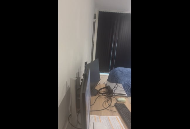 En-Suite Room with River View – £1525 (Bills Incl) Main Photo