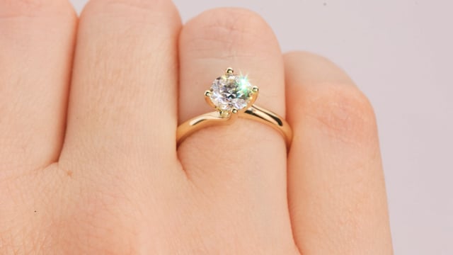 Wideo Pierścionek zaręczynowy  z diamentem Kartezja z żółtego złota