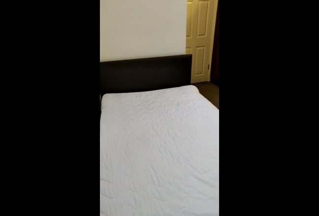 Spacious Double Room Available now Main Photo