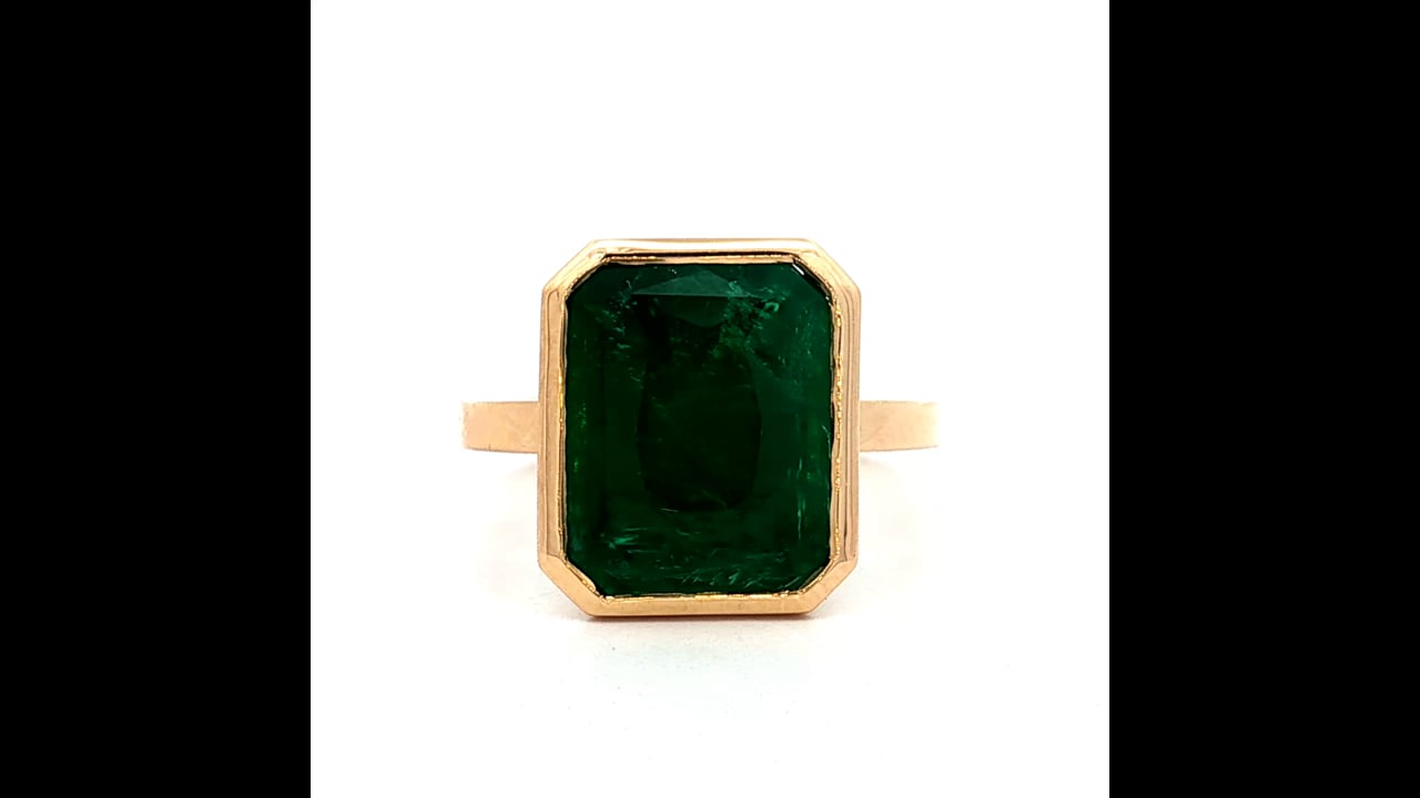 6.01 Emerald Cut Emerald in 18k Yellow Gold – Filigree Jewelers