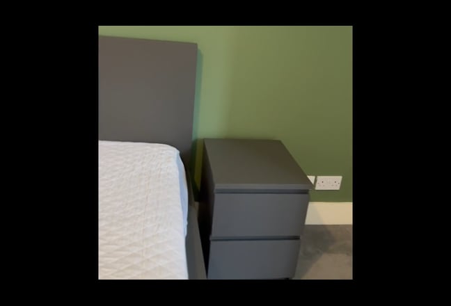 En suite- double room in a Merchant city flat Main Photo