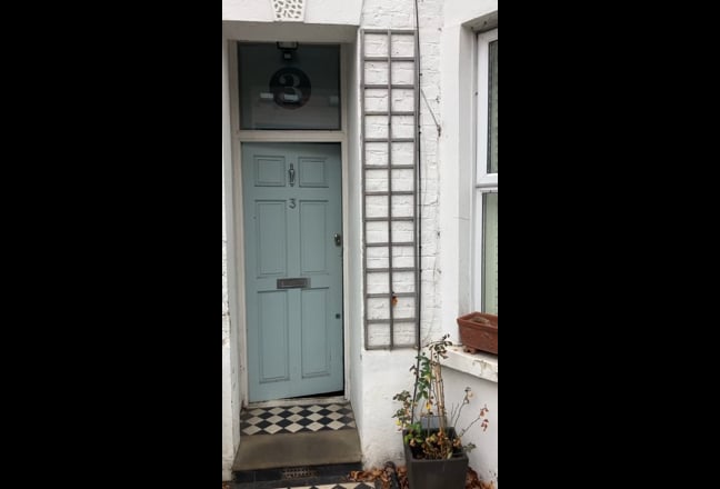 Double Bed in Bright House, Near Tube & Wimbledon Main Photo
