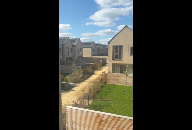 Bright Single-Room in 3-bed House in Eddington Main Photo