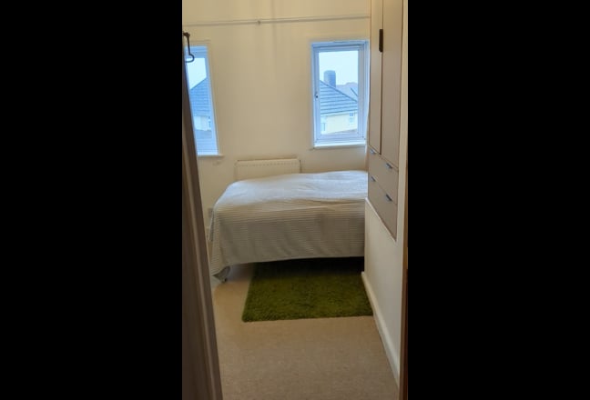 Young professionals house share near hospital  Main Photo