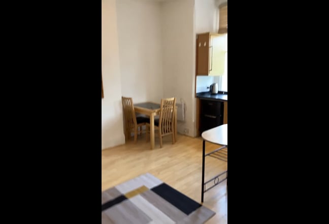 Balham  - **1 Bedroom Flat **- Ritherdon Road  Main Photo