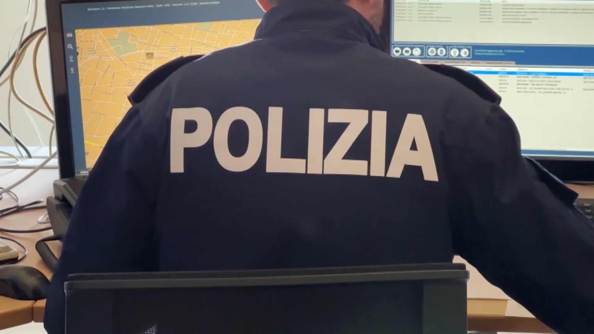Rapina in centro a Bologna, arrestato 17enne