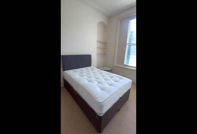 Double Room in 2-Bed Maisonette in Hammersmith Main Photo