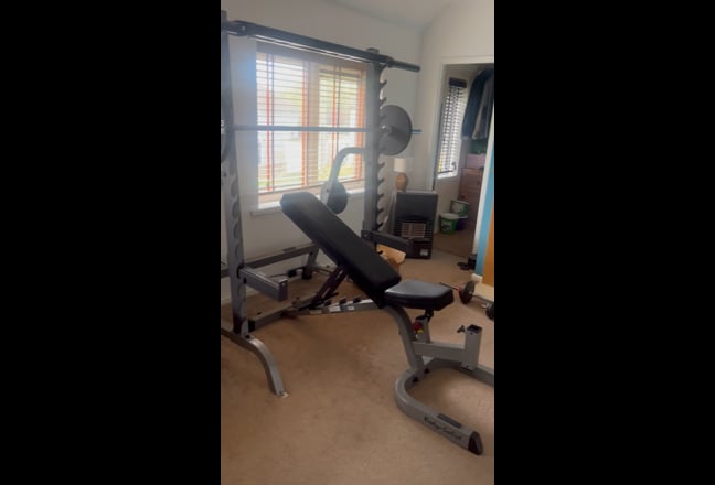 Huge Room + Private Storage -All Bills included Main Photo