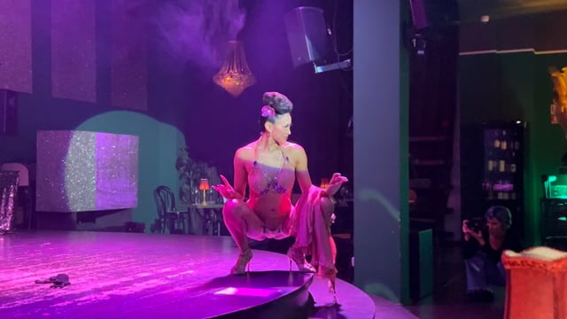 Honey Bee Rose – St. Louis Blues