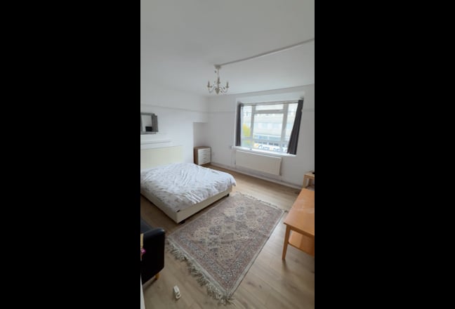 Double Room Sheperds Bush  Main Photo