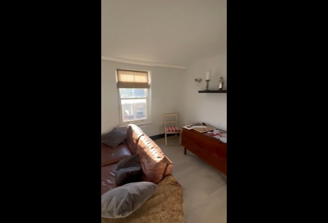 Double Bedroom on famous Exmouth Market Main Photo