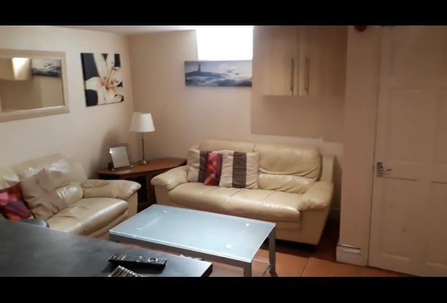 ⭐️Lovely room with "semi en-suite", Abington, NN1. Main Photo