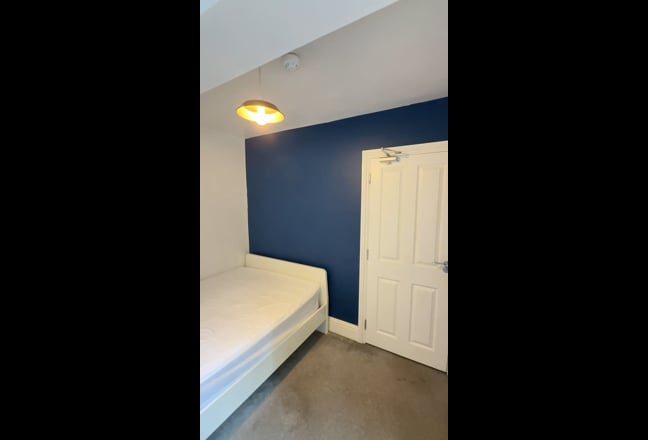 Double roomin a Shared House, Ordnance Street, ME4 Main Photo