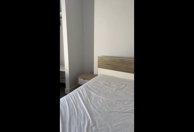 Room in Student House Main Photo