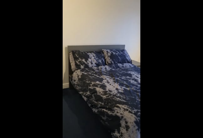 Bright and Spacious Double in Friendly 4-Bed Share Main Photo