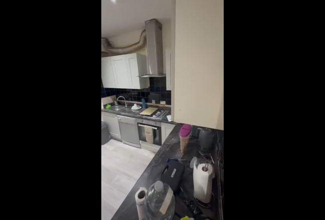 ✨ Spacious Room for Rent – Ideal for Couple or 2 G Main Photo