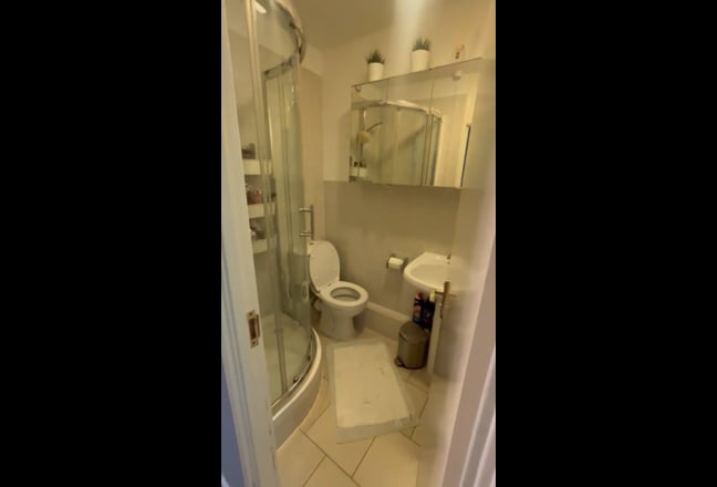 Cozi Double Room -  short term (2 months only)  Main Photo
