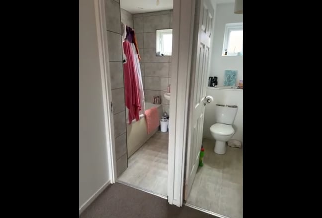 Double room to let in Canford Heath Poole Main Photo