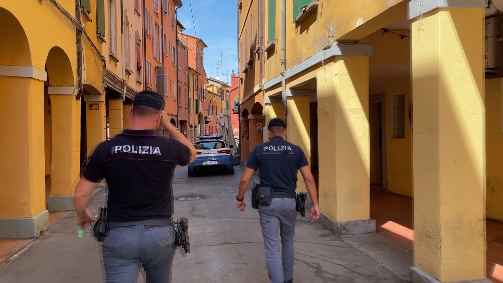 Investe agente in monopattino e scappa: arrestato 23enne