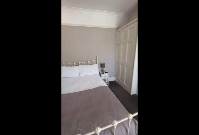 1 or 2 bedroom available Main Photo